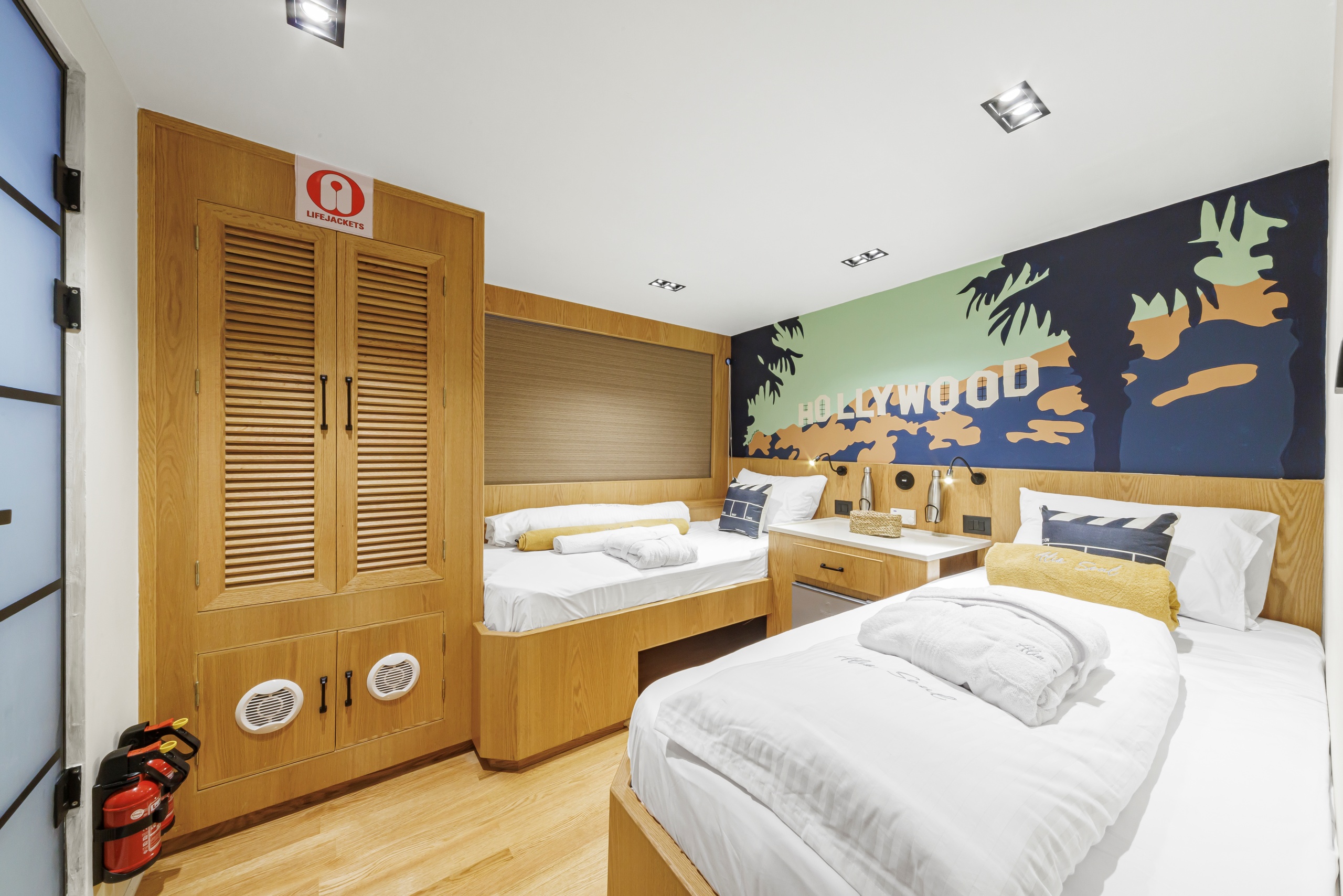 Kabine mit zwei getrennten Betten im Unterdeck